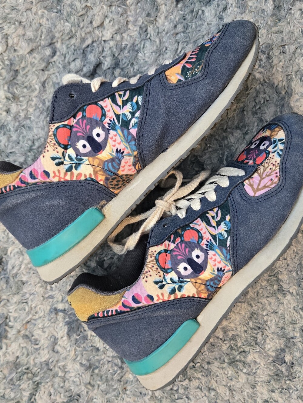Inkkas Koala Vegan Suede Sneakers Size 9